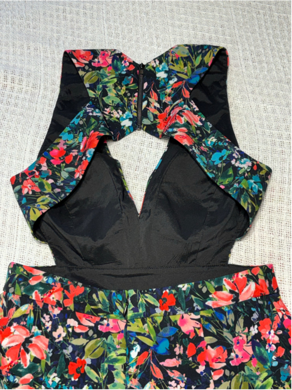 Aidan Mattox Floral Plunging V-Neck Open-Back Wide Leg Jumpsuit Size 10 EUC - Picture 9 of 10